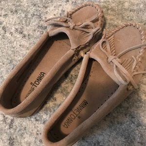 Minnetonka moccasins, light grey